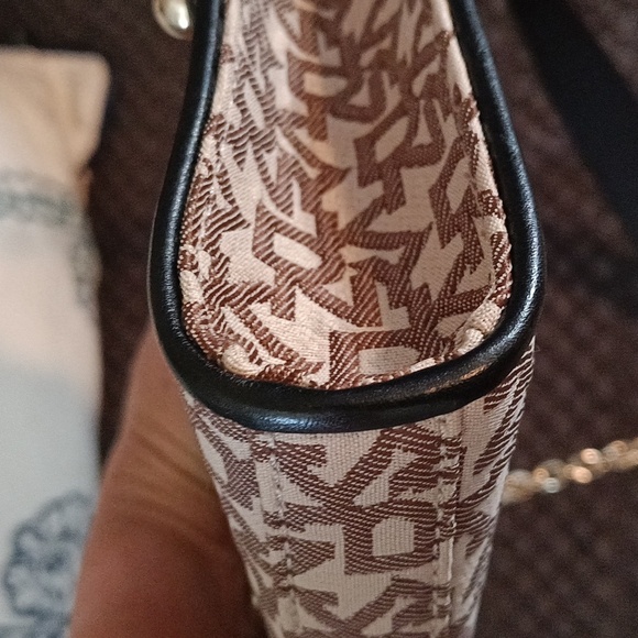 DKNY Vintage signature chain handle 🎒 Bag Authentic - Picture 3 of 14